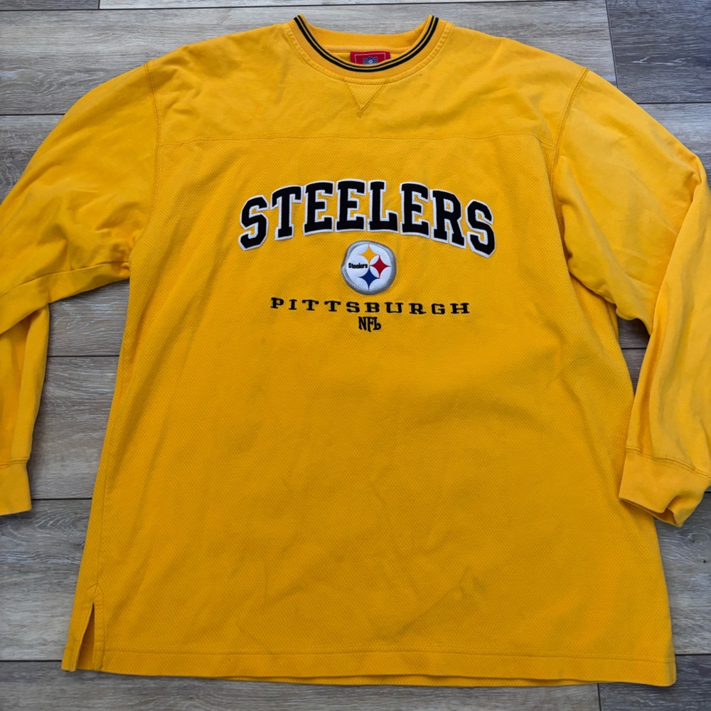 Pittsburgh Steelers Long Sleeve Crewneck Shirt- Men’s Large- Yellow Pullover